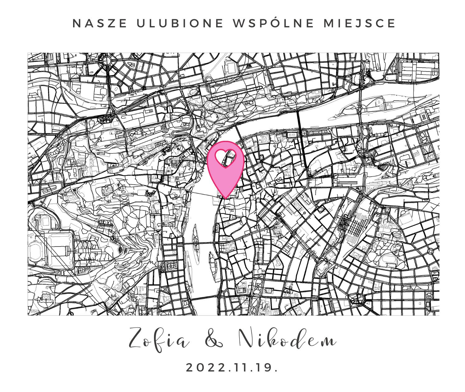 Etykieta świecy z mapą z bliska: różowa pinezka z serduszkiem oznacza miejsce, pod nią imiona i data